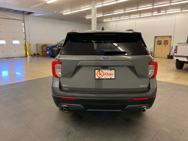 Used 2023 Ford Explorer XLT w/ Equipment Group 202A AWD/4WD image 7