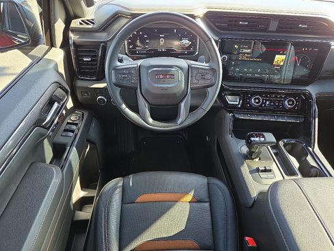 Used 2024 GMC Sierra 1500 AT4 image 11