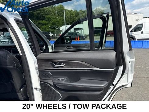 Used 2023 Jeep Grand Cherokee Limited w/ Trailer Tow Prep Group (B) AWD/4WD image 30