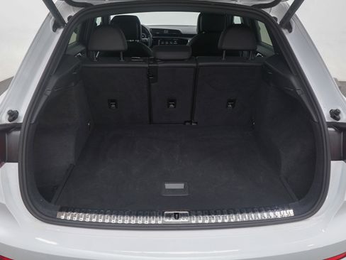 Used 2025 Audi Q3 2.0T Premium image 18