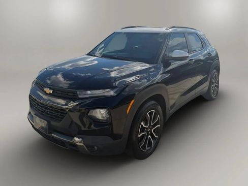 Used 2021 Chevrolet TrailBlazer ACTIV w/ Sun and Liftgate Package FWD image 3