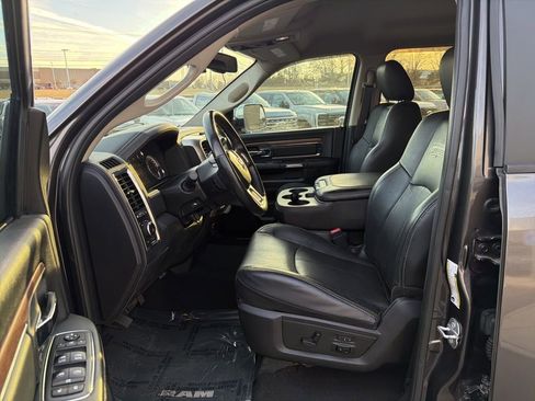 Used 2018 RAM 2500 Laramie w/ Cold Weather Group image 11