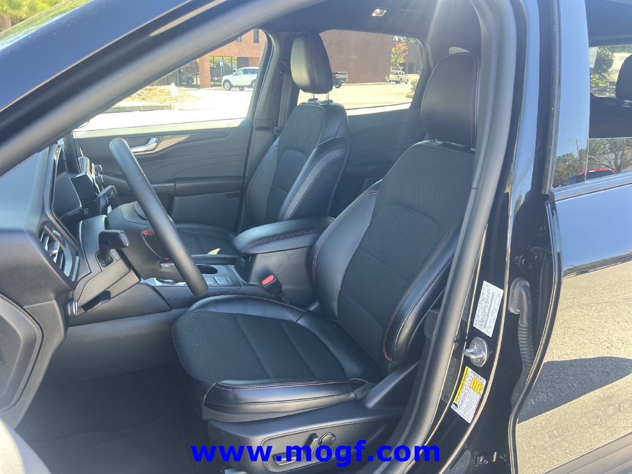 Used 2025 Ford Escape ST-Line FWD image 18