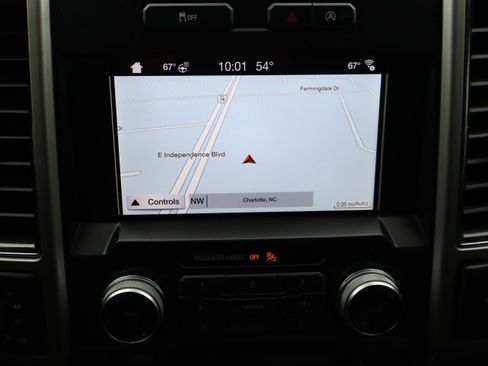 Used 2018 Ford F150 Lariat w/ Equipment Group 502A Luxury image 28