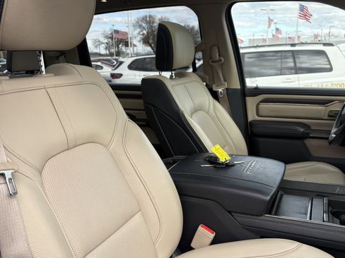 Used 2019 RAM 1500 Limited image 33
