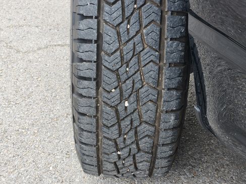Used 2025 Ford F150 Lariat w/ Equipment Group 501A Mid AWD/4WD image 11
