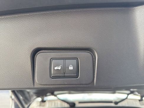 Used 2023 Nissan Rogue SV w/ SV Premium Package image 18