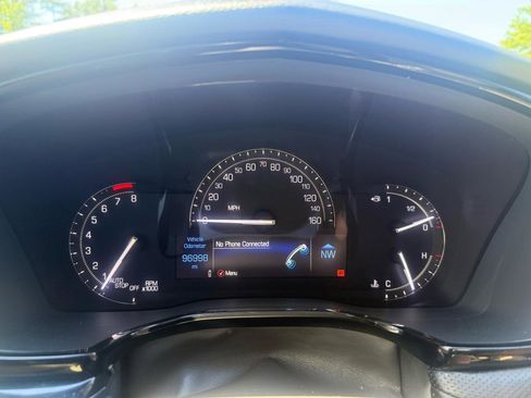 Used 2018 Cadillac XT5 AWD image 19
