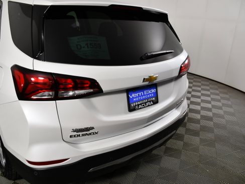 Used 2024 Chevrolet Equinox LT w/ LPO, Floor Liner Package AWD/4WD image 15
