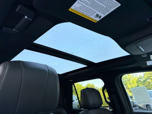 New 2026 Lincoln Navigator L Reserve w/ Jet Appearance Package AWD/4WD image 14