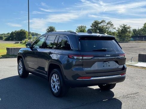 Certified 2022 Jeep Grand Cherokee Limited image 3