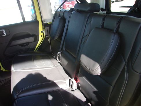 Used 2023 Jeep Wrangler Sahara w/ Cold Weather Group image 16