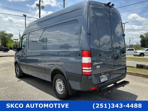 Used 2018 Mercedes-Benz Sprinter 2500 image 3