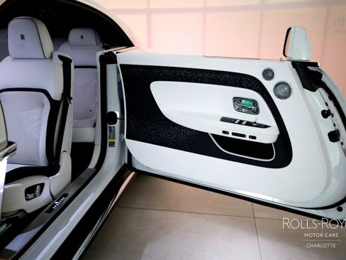 Used 2024 Rolls-Royce Spectre w/ Spectre Launch Package image 30