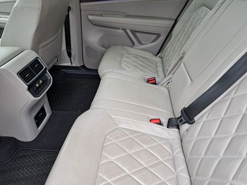 Used 2024 Volkswagen Atlas SEL Premium R-Line image 22