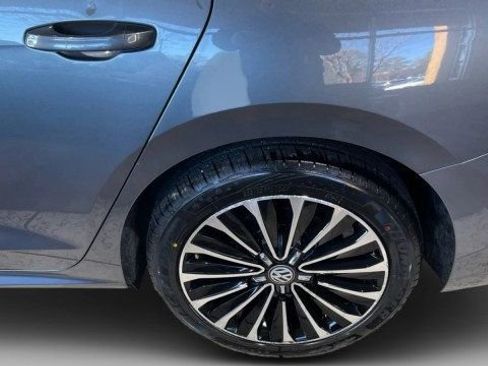 Used 2022 Volkswagen Passat 2.0T image 20