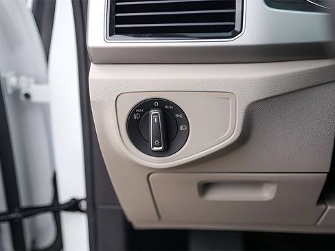 Used 2018 Volkswagen Atlas SEL image 18