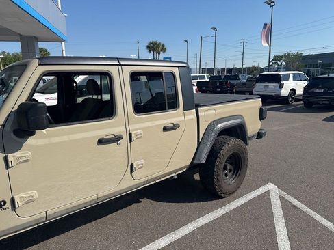 Used 2020 Jeep Gladiator Sport w/ Quick Order Package 24S image 10