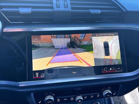 Used 2024 Audi Q3 2.0T Premium Plus image 30