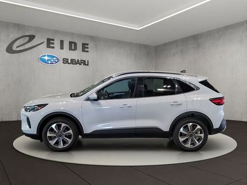 Used 2025 Ford Escape Platinum AWD/4WD image 7