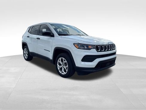 Used 2024 Jeep Compass Sport AWD/4WD image 3