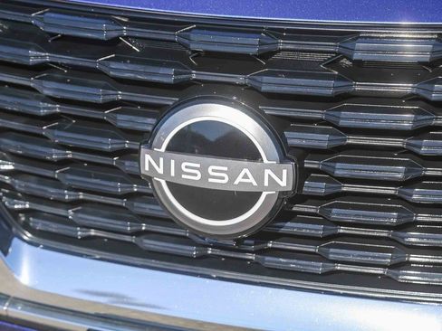 Used 2023 Nissan Rogue SV FWD image 5