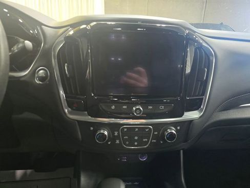Used 2022 Chevrolet Traverse High Country AWD/4WD image 18