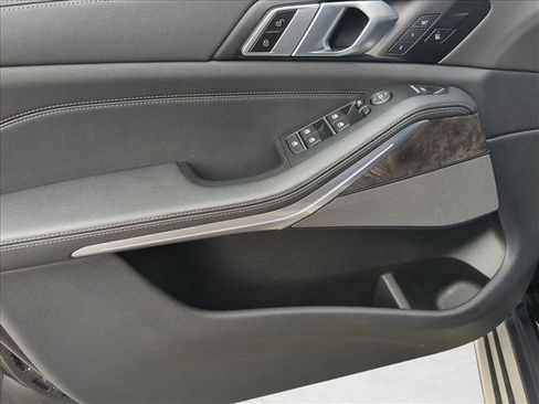 Used 2024 BMW X5 xDrive40i w/ Premium Package image 9