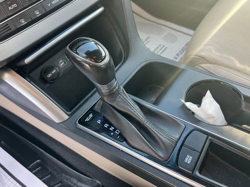 Used 2015 Hyundai Sonata Limited image 23