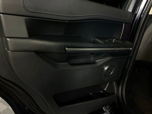 Used 2024 Ford Expedition XLT image 25