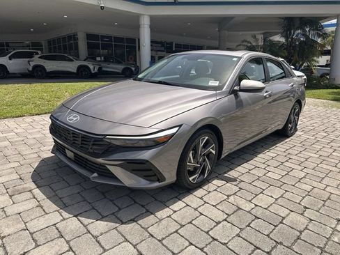 Used 2025 Hyundai Elantra SEL FWD image 20
