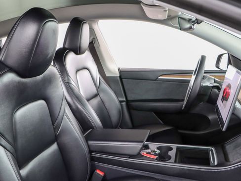 Used 2025 Tesla Model Y Long Range image 24