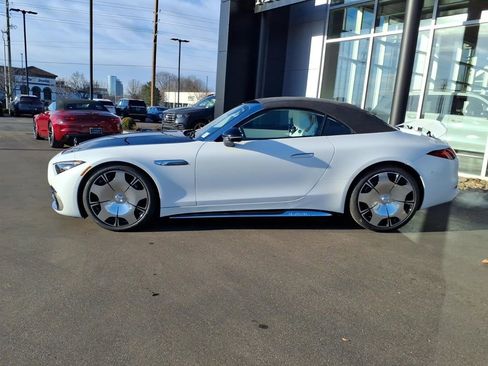 New 2026 Mercedes-Benz Maybach SL 680 image 4