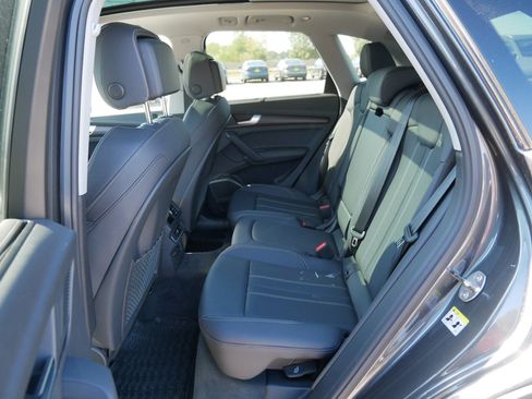 Certified 2025 Audi Q5 2.0T Premium Plus w/ Premium Plus Package image 9