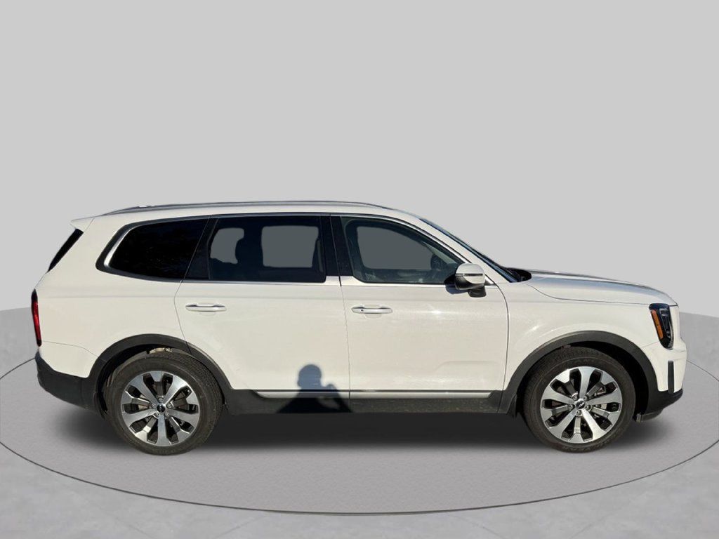 Used 2022 Kia Telluride S FWD image 5