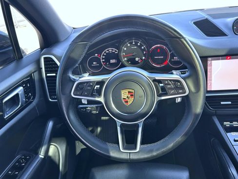 Used 2021 Porsche Cayenne AWD/4WD image 11