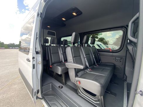 Used 2022 Mercedes-Benz Sprinter 2500 image 6