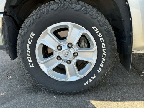 Used 2019 Toyota Tundra SR5 w/ SR5 Convenience Package RWD image 26