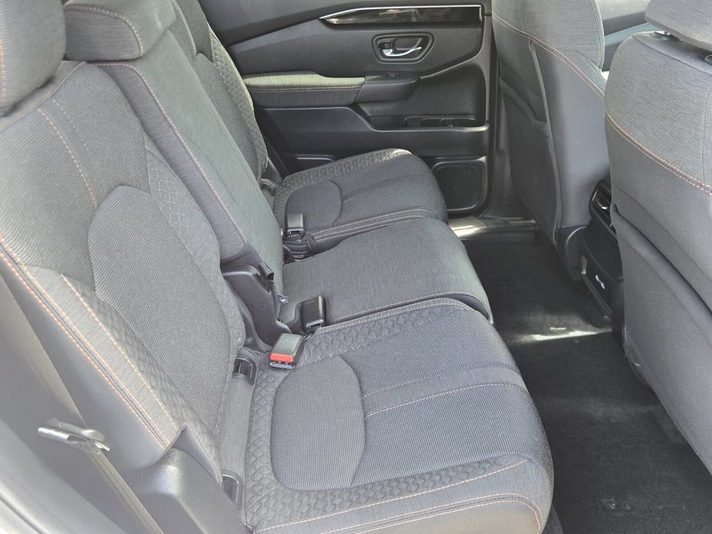 Certified 2023 Honda Pilot Sport image 19