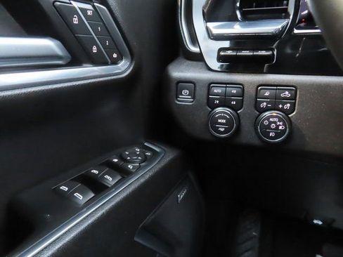 Used 2023 Chevrolet Silverado 1500 LTZ w/ Technology Package AWD/4WD image 32