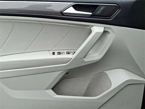 Certified 2023 Volkswagen Tiguan SE R-Line image 13