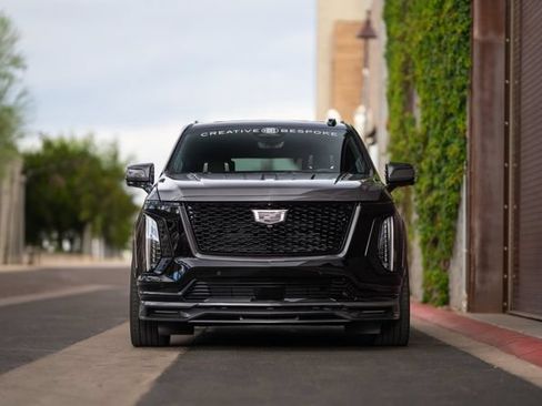 Used 2026 Cadillac Escalade Platinum Sport w/ LPO, ONYX Package AWD/4WD image 2