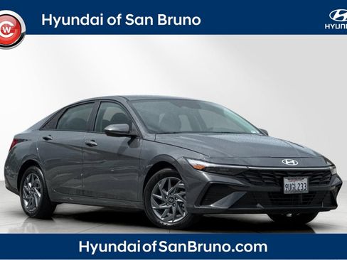 Used 2025 Hyundai Elantra Hybrid FWD image 1