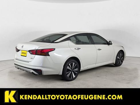 Used 2022 Nissan Altima 2.5 SV w/ SV Premium Package AWD/4WD image 5