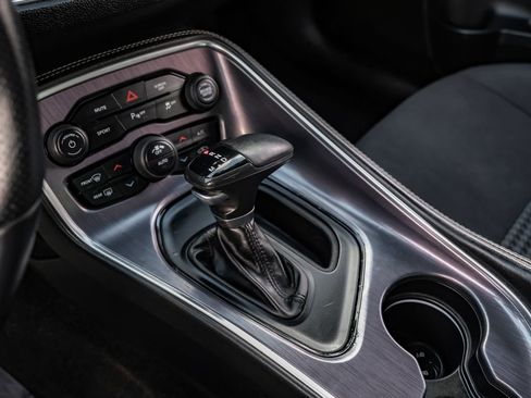 Used 2018 Dodge Challenger R/T image 23