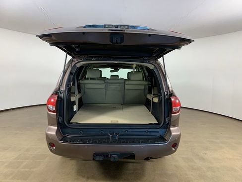 Used 2018 Toyota Sequoia Limited w/ Safety & Convenience Package AWD/4WD image 12