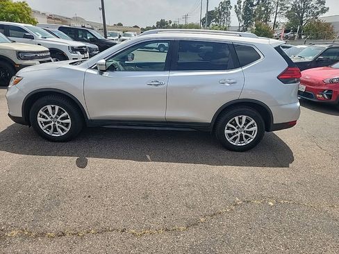 Used 2017 Nissan Rogue SV FWD image 10