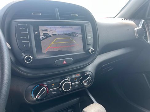 Used 2025 Kia Soul LX w/ LX Technology Package FWD image 20