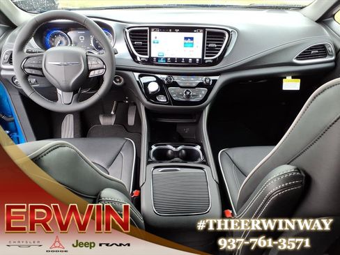 New 2026 Chrysler Pacifica Limited w/ S Appearance Package image 12