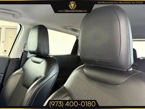 Used 2018 Jeep Compass Latitude w/ Popular Equipment Group image 10